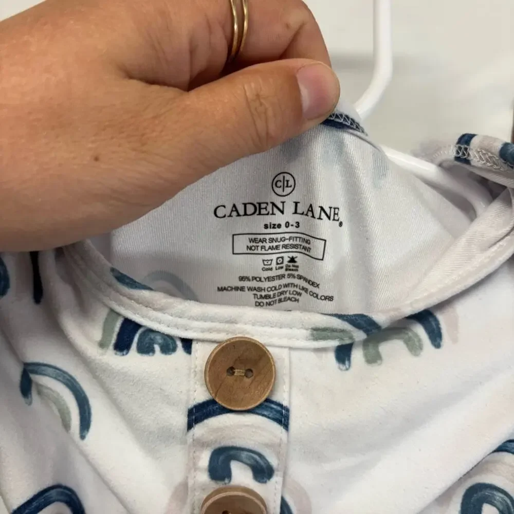 Caden Lane Blue Rainbow Knotted Gown Size 0-3 Months